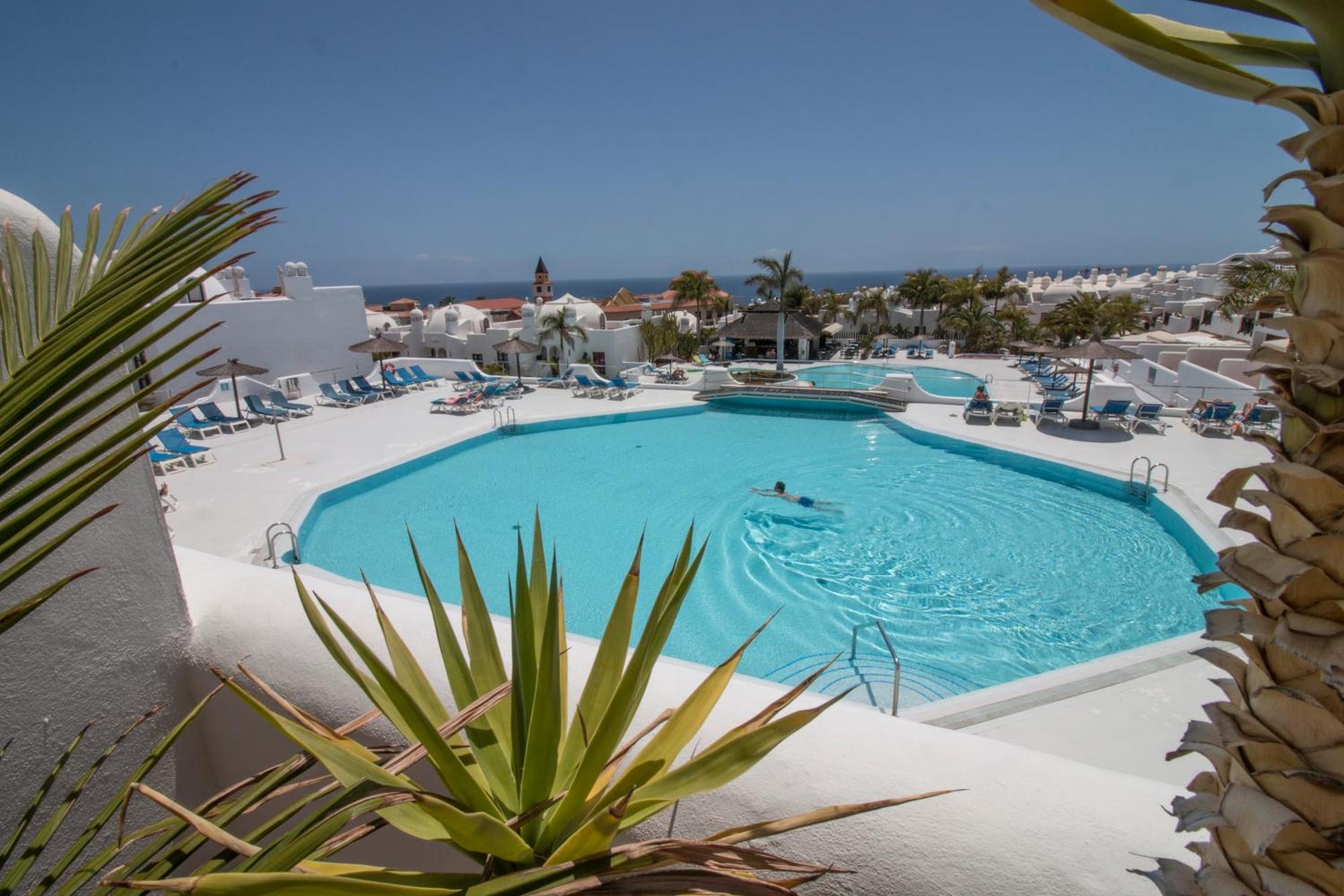 Espacios Blanco Adeje Paradise * Costa Adeje (Tenerife)